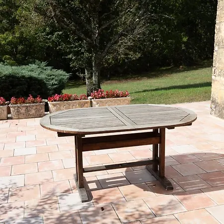 Saint-chamassy Sleeps 7 With Pool