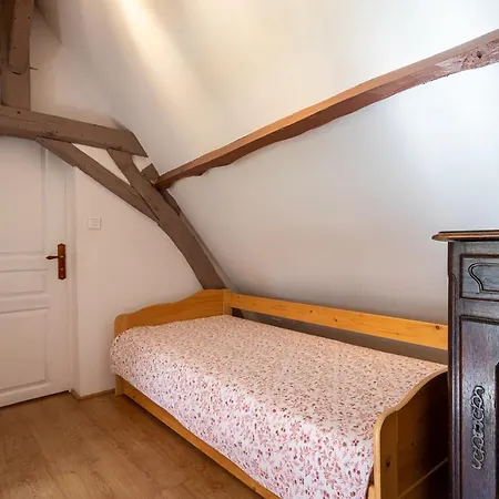Villa Saint-chamassy Sleeps 7 With Pool