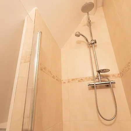 Saint-chamassy Sleeps 7 With Pool